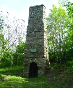 Old stone chimney, Niagra Falls, New York, chimney ruins, French and Indian War
